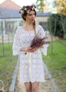 Pletené krátké svatební šaty