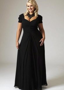 Elegante lange jurk voor een volle vrouw boven de 40
