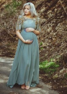 Photoshoot těhotná v šatech