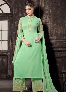 Lys grønn lang kjole i kinesisk stil