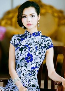 Coafura la rochie in stil chinezesc