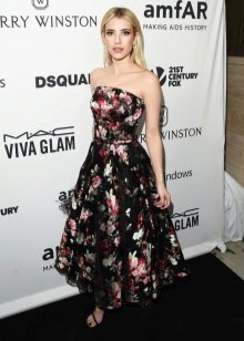 Sharon Stone dalam gaun bunga
