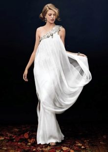 Um ombro vestido de noiva com strass no estilo grego