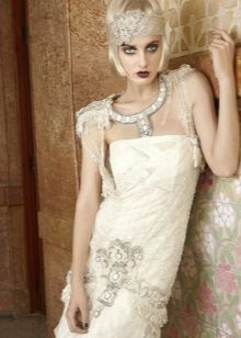 Šviesus makiažas suknelei pagal Gatsby stilių