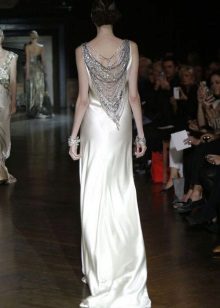 Gatsby lang kjole med perler på bagsiden
