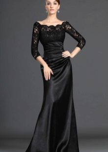 فستان من الحرير الأسود