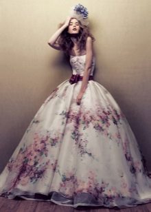 Graži vestuvių suknelė su gėlių spauda