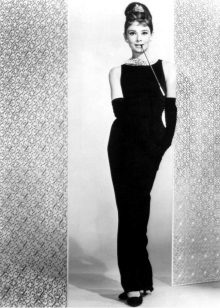 Dress-Shift Audrey Hepburn a reggelitől a Tiffany filmben