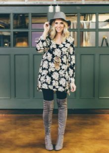 Dress tunic with boots