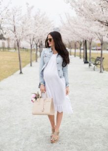 Letní šaty pro těhotné ženy
