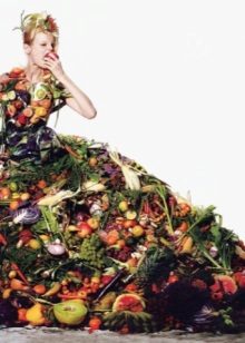 Vestido de frutas y verduras.