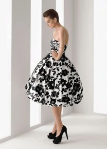 Suknelė pagal 50-ąjį nuostabų stilių