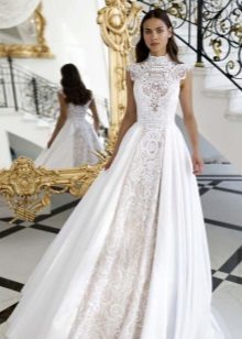 Gaun pengantin dengan renda