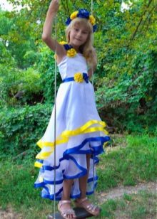 Suknelė trumpai užpakalinė 11 metų mergina