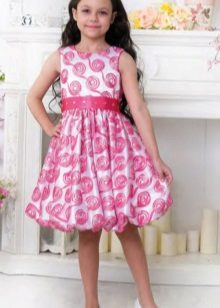 Galutinė suknelė darželyje su tulpės sijono spalva