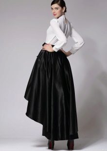 asymetrická černá sukně