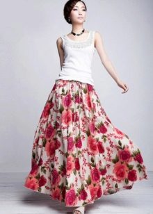 lång sommar kjol med stort mönster