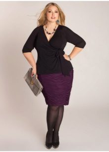 ντυμένη φούστα μολύβι για παχύσαρκες γυναίκες