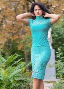 warna aquamarine ditetapkan dengan skirt renda