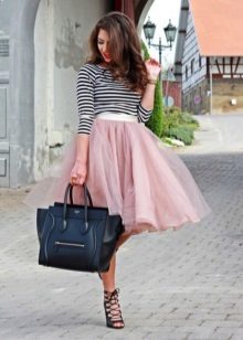 Rožinė midi sijonas
