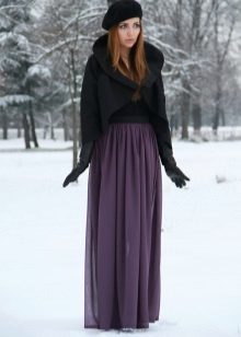 chiffong kjol i en vinter garderob