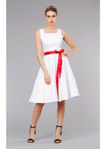 bílá střední délka sukně