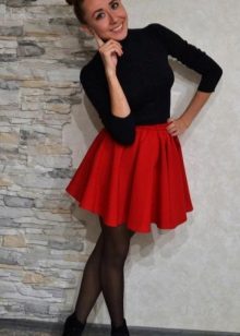 raudona sijonas