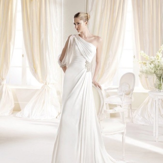 Empire Wedding Dress oleh La Sposa