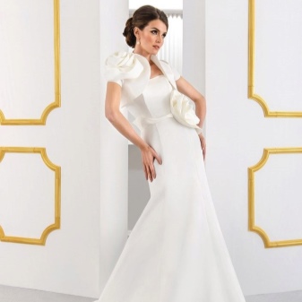 Gaun pengantin dengan bolero