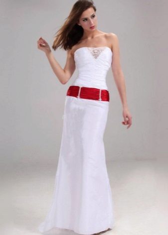 Vestido de novia sirena con lazo rojo.