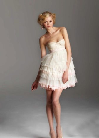 Bryllup kort kjole med flerskiktsplissert skjørt