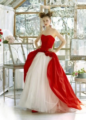 Piros felső esküvői ruha