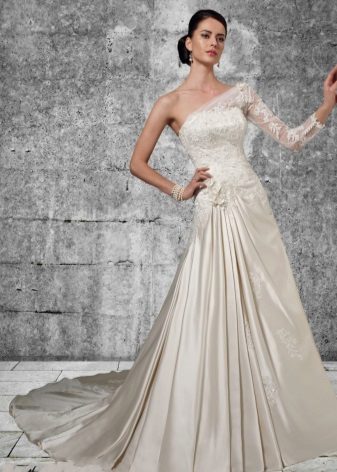 Gaun pengantin dengan satu bahu tertutup