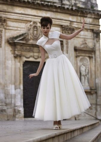 فستان الزفاف مع بوليرو