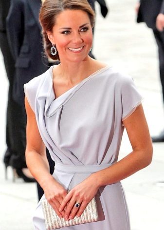 Kate Middleton levandų suknelė