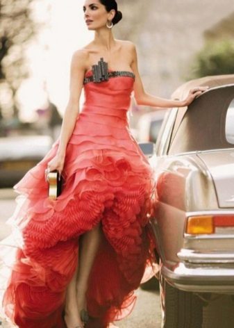 Raudona vakaro suknelė iš Armani