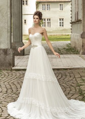 Gaun pengantin dengan korset renda tidak mengagumkan