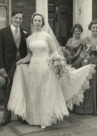 שמלת חתונה איב סן לורן