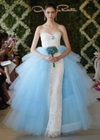 Bröllopsklänning med blå kjol