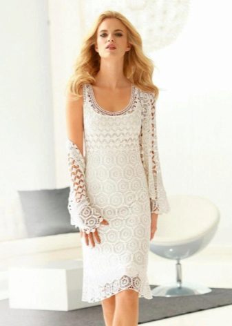 Hvit strikket kjole til prom