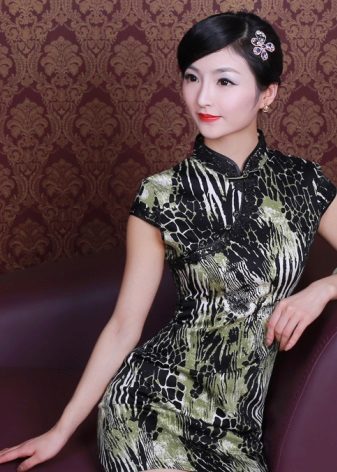 Penteado para o vestido no estilo chinês