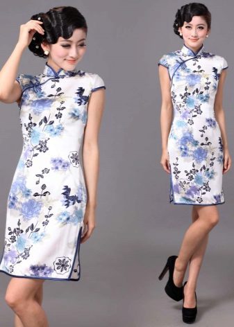 Kapsel aan de jurk in de Chinese stijl