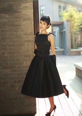A-vonalú Audrey Hepburn stílusú ruha