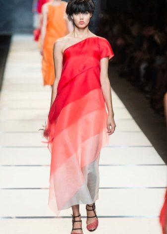 organza kjole med gradient fargeoverganger