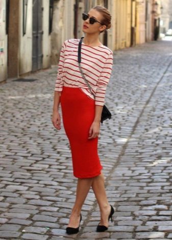 Röd penna kjol för tjejer med rektangel typ figur