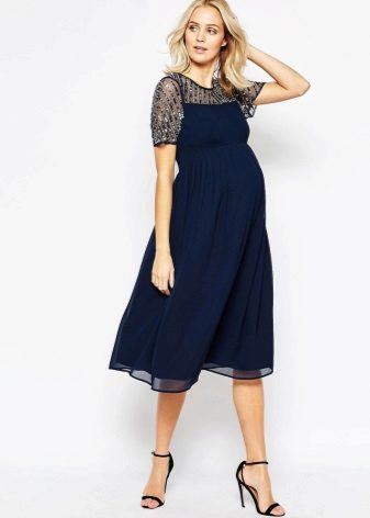 Вечерна синя рокля за бременни жени