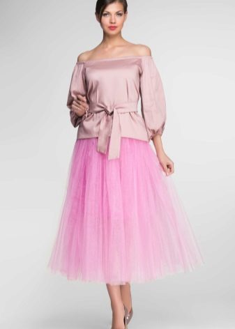 rožinė tiulis sijonas