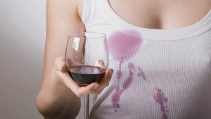Как да се мият петна от червено вино на дрехи?