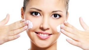 Egenskaper och regler för rengöring av ansikte med aspirin hemma
