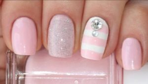 Pale pink manicure: romance and finesse
